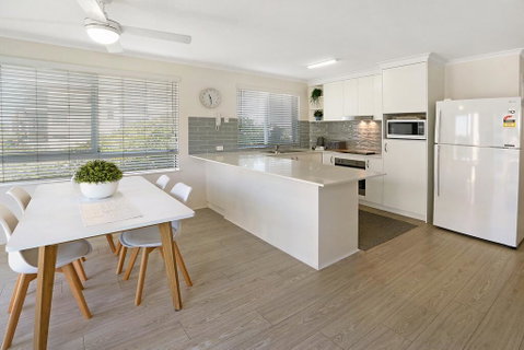MAINSAIL8- MOOLOOLABA BEACH - Accommodation Guide 0