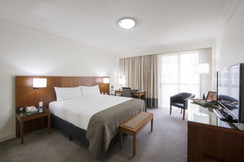 Majestic Roof Garden Hotel - Accommodation Guide 0