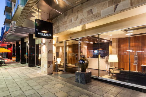 Majestic Roof Garden Hotel - Accommodation Guide 3
