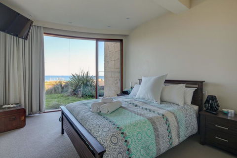 Malahide - Accommodation Asia 2