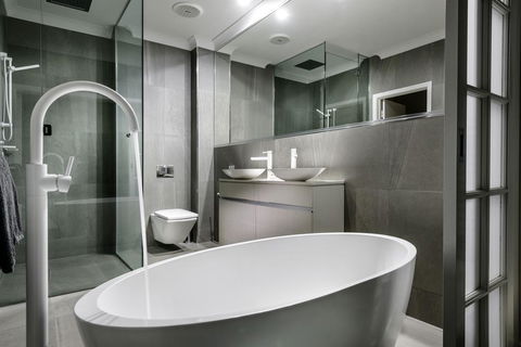 Mangrove Hotel - Accommodation Asia 3