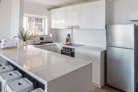 Manly Beachfront Apartment - Accommodation Asia 1