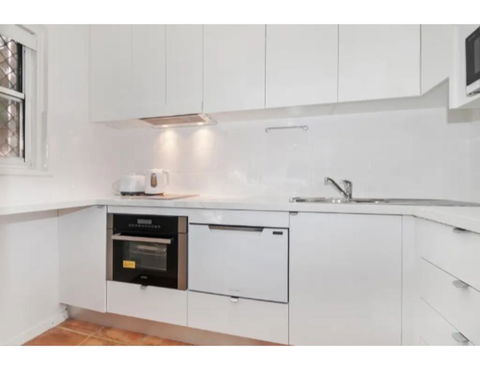 Manly Tranquil Escape - Modern Flat With Pool - Accommodation Asia 1