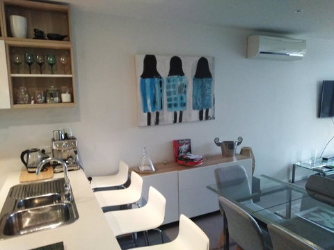 Marina View Apartment On The Maribyrnong River, Melbourne - Accommodation Asia 2