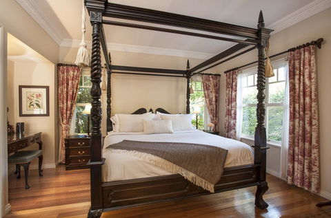 Merrow Cottages - Gatehouse - Accommodation Asia 0