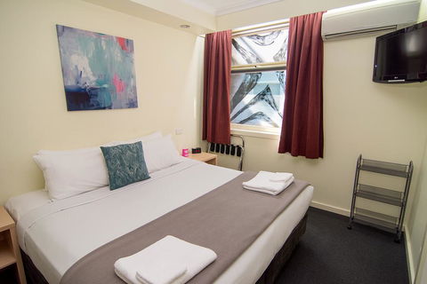 Miami Hotel Melbourne - Accommodation Guide 1