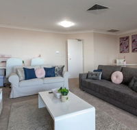 Milsons Point Apartment with Harbour Bridge Views - Accommodation Asia