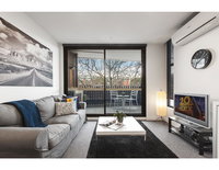 Modern 2 bed apartment in trendy Collingwood