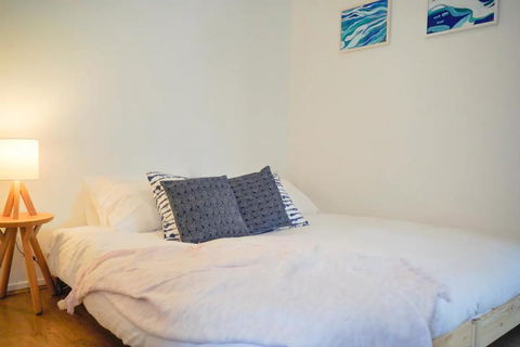 Modern 2 Bedroom Apartment Close To Beach And City - Accommodation Asia 3