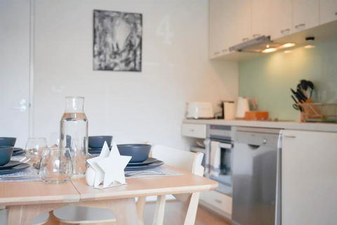 Modern 2 Bedroom Apartment Close To Beach And City - Accommodation Asia 1