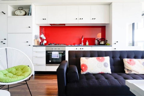 Modern 2 Bedroom Apartment With City Views - Accommodation Guide 1