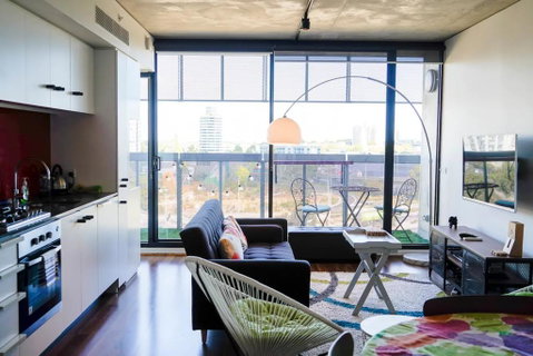 Modern 2 Bedroom Apartment With City Views - Accommodation Guide 0