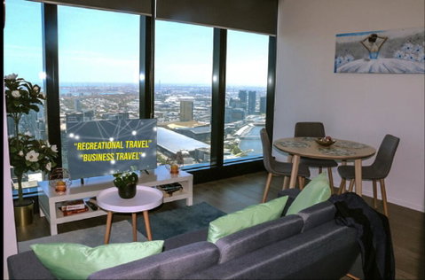 Modern 2BR 2BT Apt With Stunning Ocean Views, Netflix, Gym Pool And Wine - Accommodation Guide 0