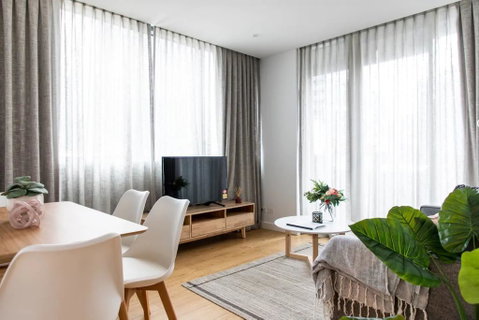 Modern And Trendy 2 Bedroom Apartment In Lovely Southbank - Accommodation Guide 0