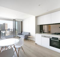 Modern Apartment in Darling Harbour - Accommodation Asia