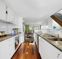 Modern Brisbane City Penthouse - Accommodation China