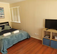 Modern Cosy Studio Close to QEH  Adelaide CBD  Airport  Beaches - Accommodation Asia