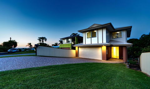 Modern Home Away From Home - Accommodation Asia 0