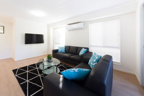 Modern Home Away From Home - Accommodation Asia 1