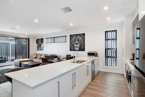 Modern Luxury At Christies Beach - Accommodation Asia 0