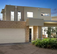 Modern Peaceful Beach Location - Secure Parking