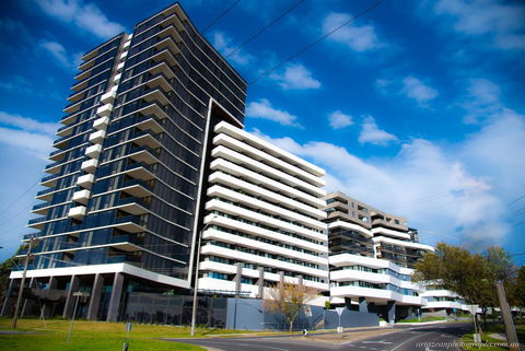 Modern, Clean, Luxury At The Right Price..... - Accommodation Asia 0