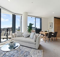 Modern Ultra clean in the Heart of convenience - Accommodation Guide