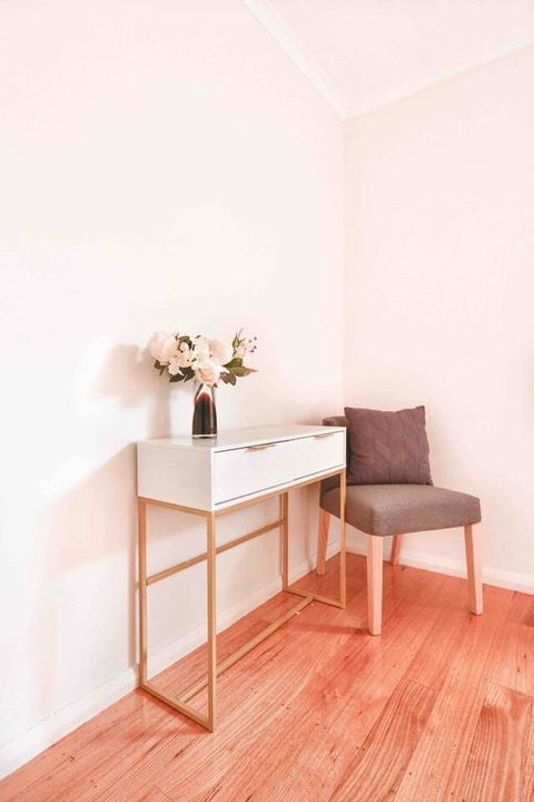 Mont Albert 2 Bedrooms Morden House - Accommodation Guide 3