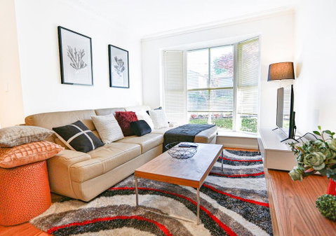 Mont Albert 2 Bedrooms Morden House - Accommodation Guide 2
