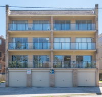 Moondara Unit 2 21 Bulcock Beach Esplanade Bulcock Beach - Accommodation Asia