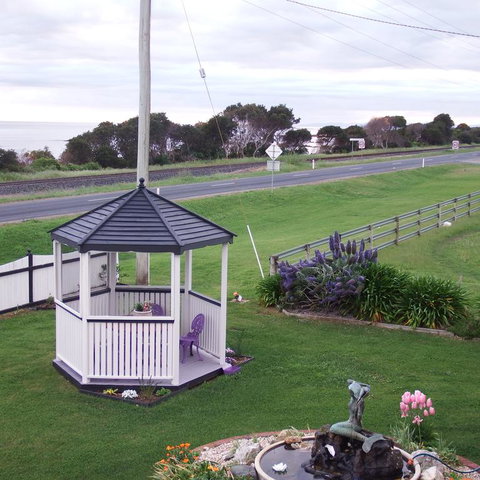 Moonlight Bay B&B Guest House - Accommodation Asia 3