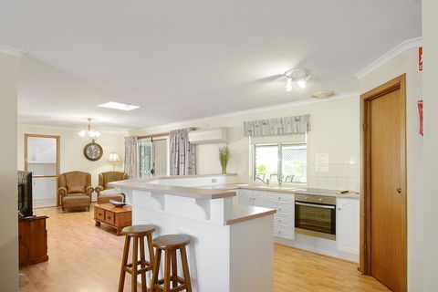 Moonta Bay Accommodation - Accommodation Asia 3