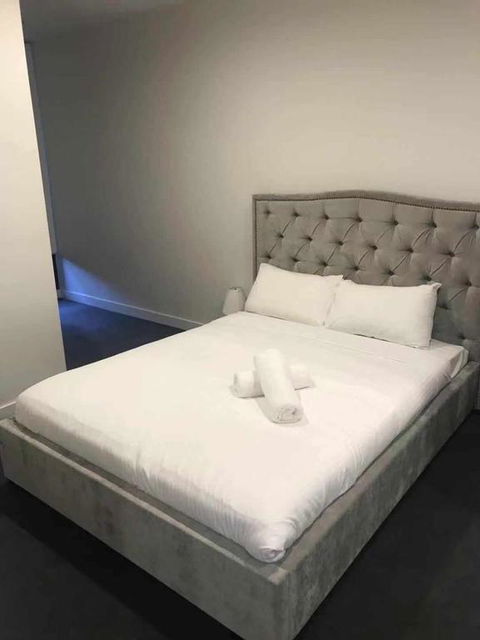 Morden Apartment In The Heart Of Howthorn East - Accommodation Guide 2
