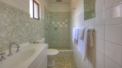 Motel Meneres - Accommodation Asia 3