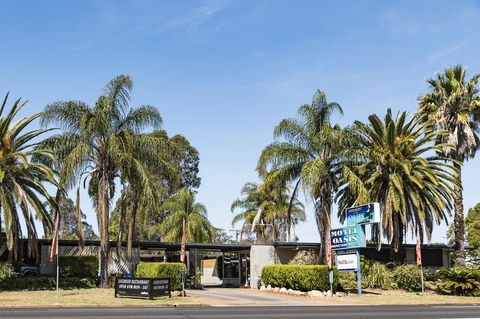 Motel Oasis - Accommodation Asia 0