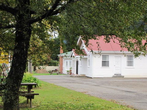 Mountain View Motel - Accommodation Asia 0