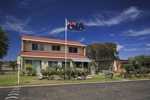 Mudgee Valley Park - Accommodation Guide 0