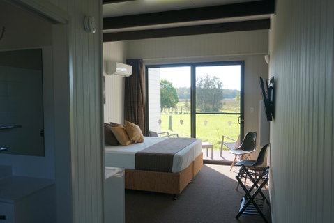 Narangba Motel (formerly Brisbane North B&B And Winery) - Accommodation Guide 1