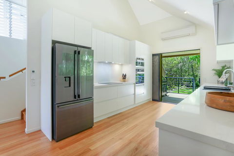 Naturally Majestic, Noosa Heads - Accommodation Asia 2