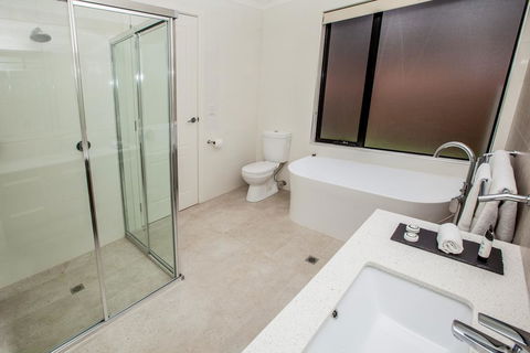 Neagles Retreat Villas - Accommodation Asia 2