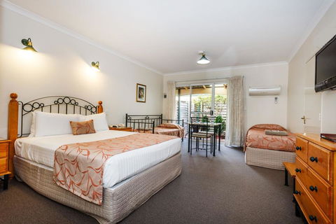 Nelsons Of Bridgetown - Accommodation Asia 2