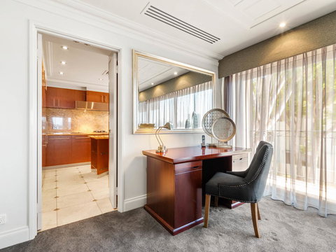 The Peninsula Riverside Serviced Apartments - Accommodation China 7