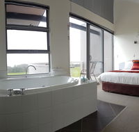 Cosy Corner Sea View Apartments - Accommodation Asia