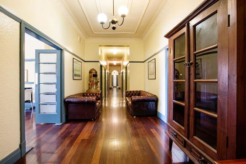 Captain Stirling Hotel - Accommodation Asia 22