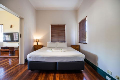 Captain Stirling Hotel - Accommodation Asia 1