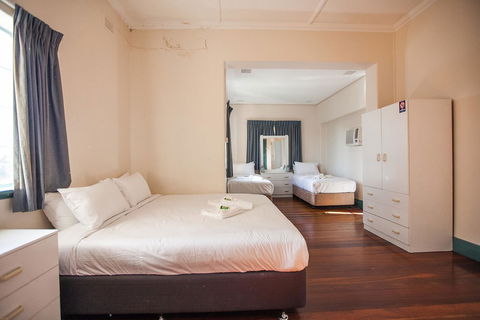 Captain Stirling Hotel - Accommodation Asia 2