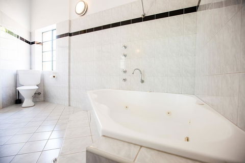 Captain Stirling Hotel - Accommodation Asia 27