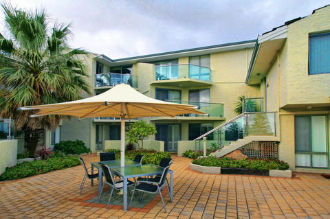 Scarborough Beach Front Resort - Shell Ten - Accommodation Asia 0