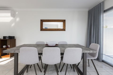 Cottesloe Beach House II - Accommodation Asia 5