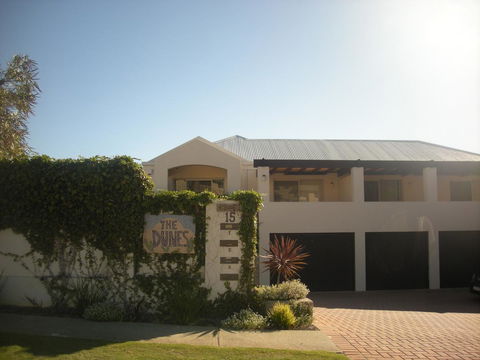 Dunes Scarborough Beach - Accommodation Asia 0